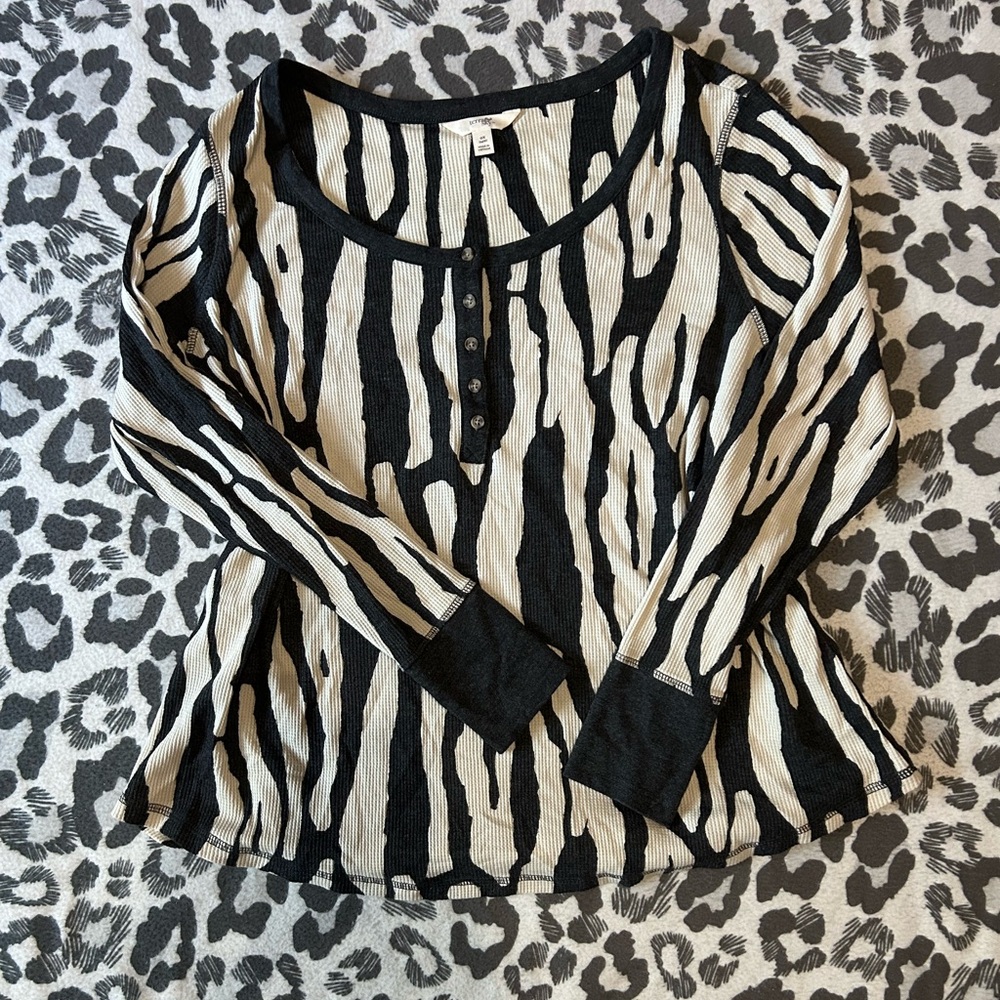 Terra & Sky Black and white zebra top